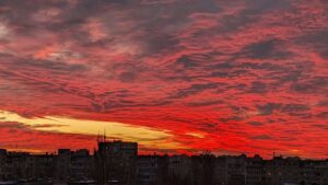 Чому зимові заходи сонця вражають яскравістю: пояснення вчених